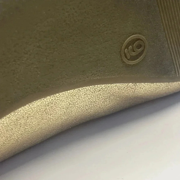 Old Navy gold metallic flats shiny pointy toe ballet slipper slip on size 9 - Picture 9 of 11